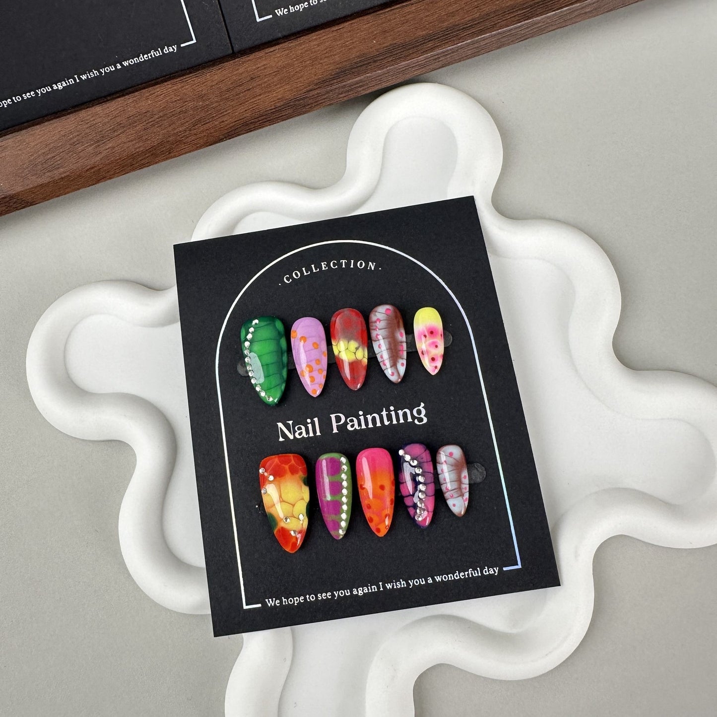 AF3711-Fashion Acrylic Press-On Nails with Artistic Details – Gradient Colors, Zebra Stripes, Flowers & Pearls