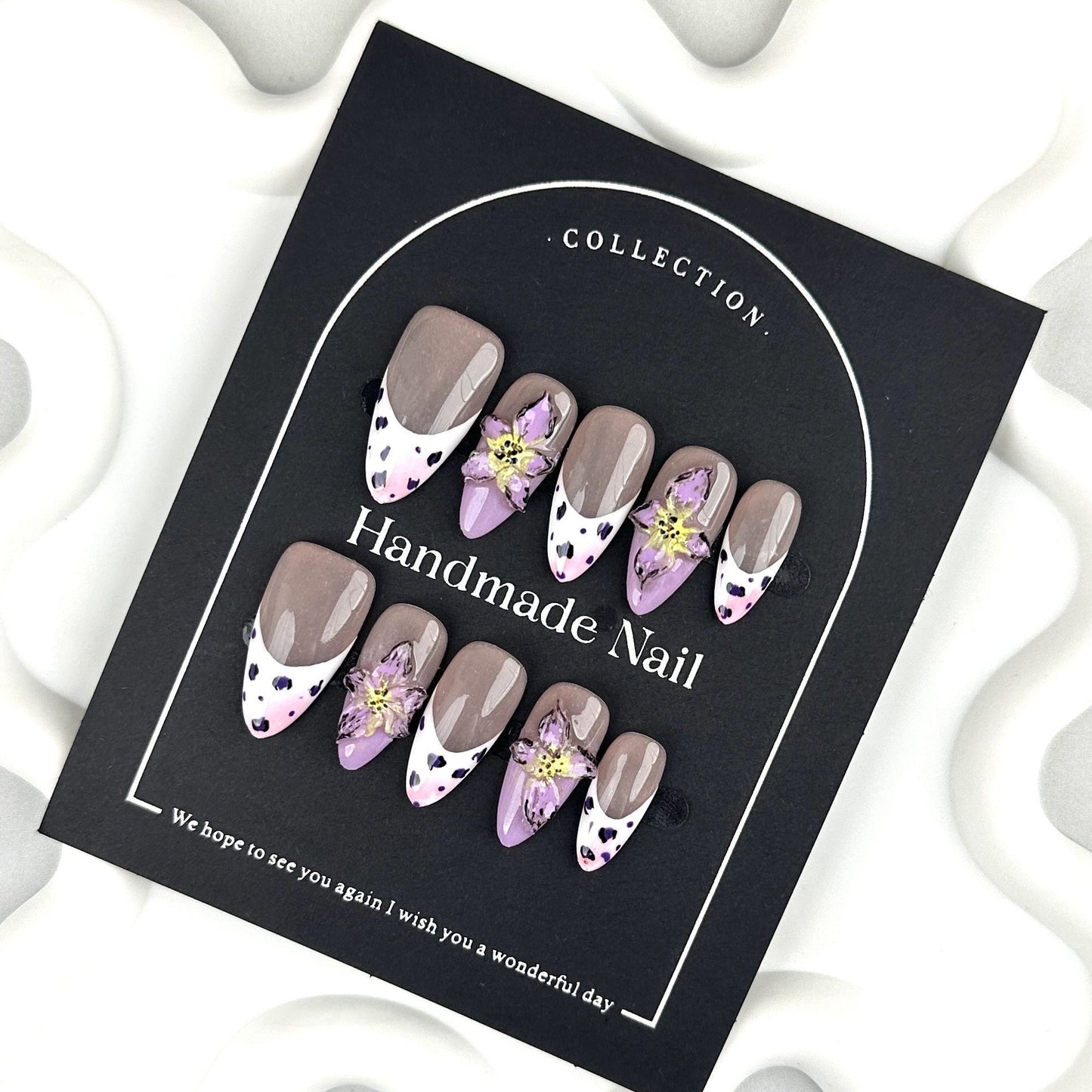 AF2630-Mocha Dot Garden nails