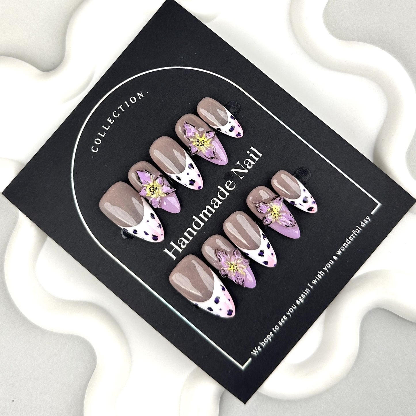 AF2630-Mocha Dot Garden nails