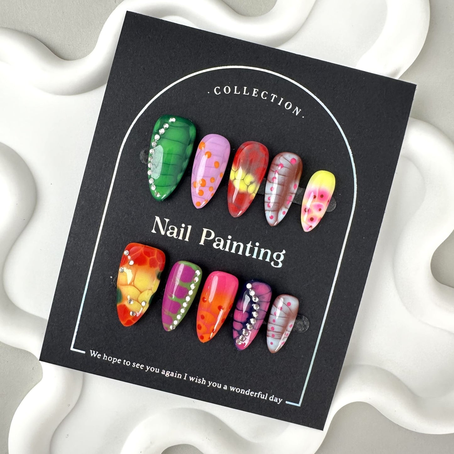 AF3711-Fashion Acrylic Press-On Nails with Artistic Details – Gradient Colors, Zebra Stripes, Flowers & Pearls